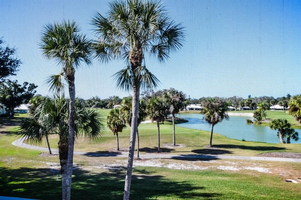 For Sale: $169,900 (2 beds, 2 baths, 946 Square Feet)