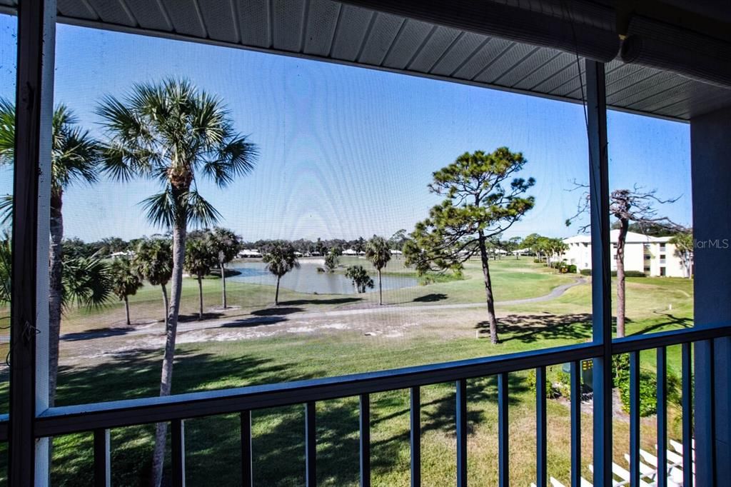 For Sale: $169,900 (2 beds, 2 baths, 946 Square Feet)