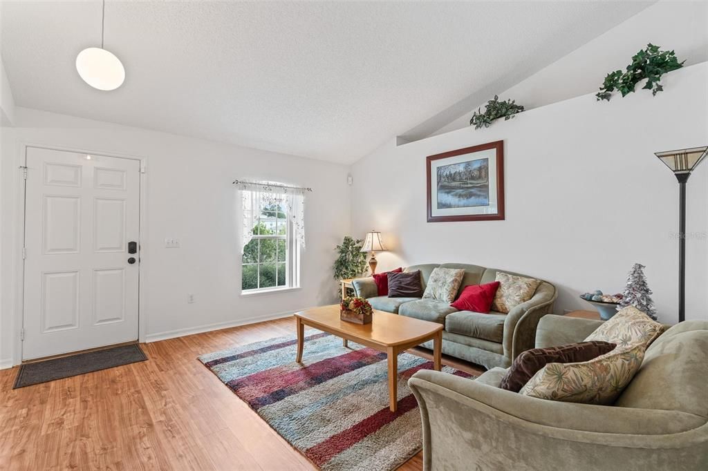 For Sale: $235,000 (3 beds, 2 baths, 1635 Square Feet)