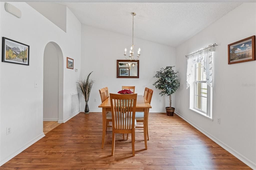 For Sale: $235,000 (3 beds, 2 baths, 1635 Square Feet)