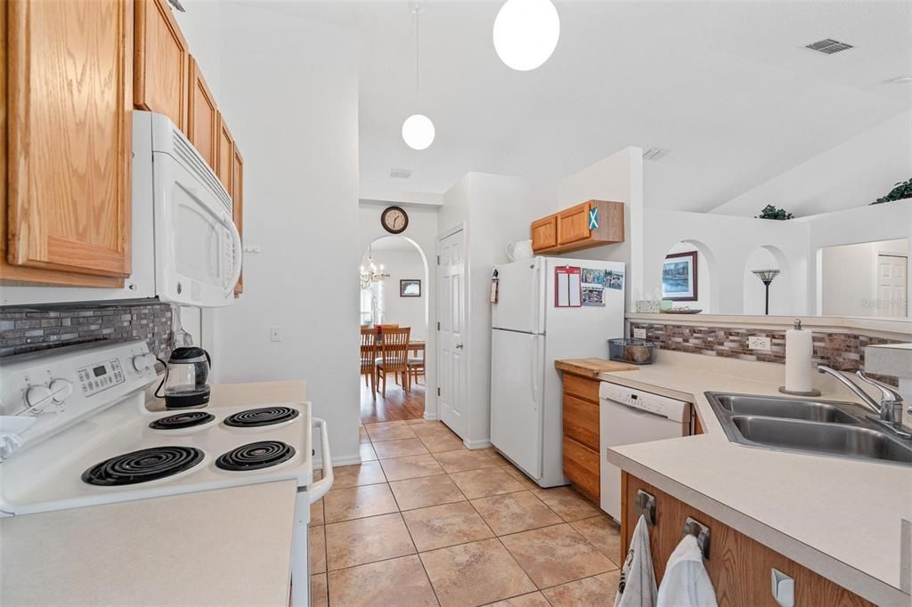 For Sale: $235,000 (3 beds, 2 baths, 1635 Square Feet)