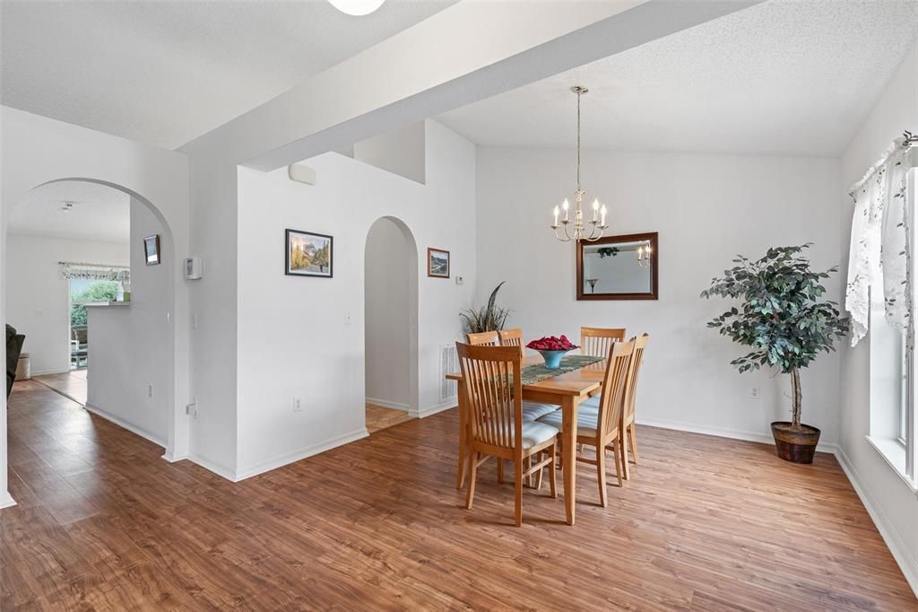 For Sale: $235,000 (3 beds, 2 baths, 1635 Square Feet)