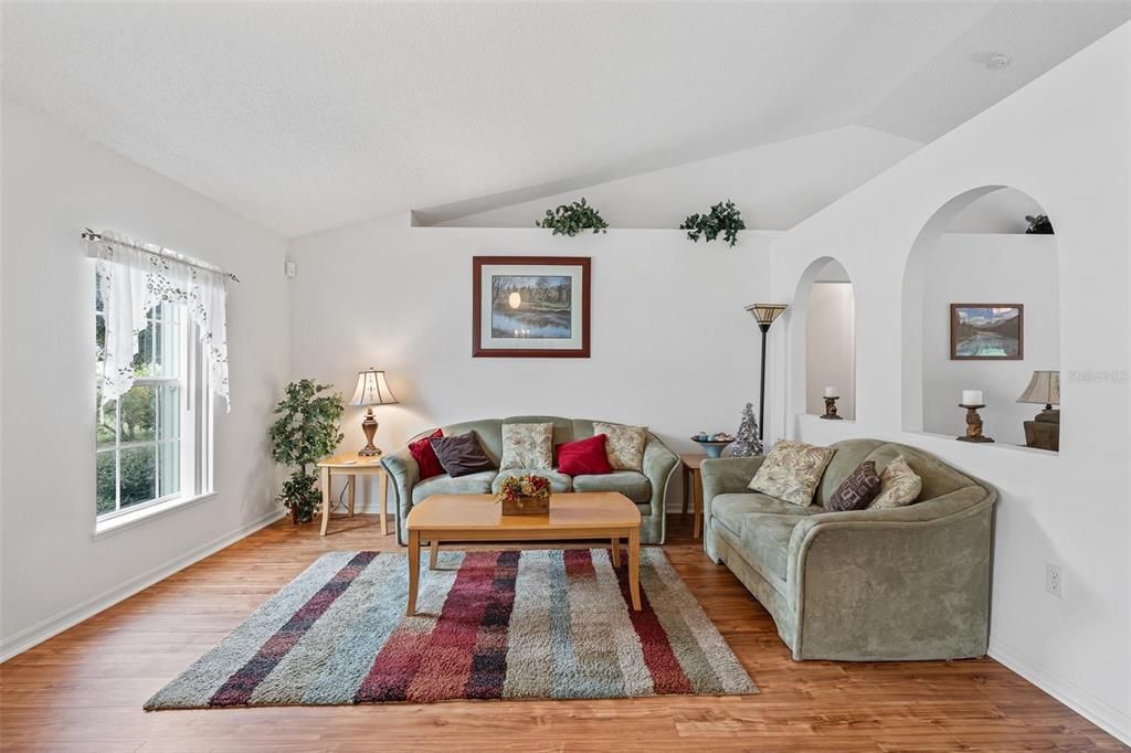 For Sale: $235,000 (3 beds, 2 baths, 1635 Square Feet)