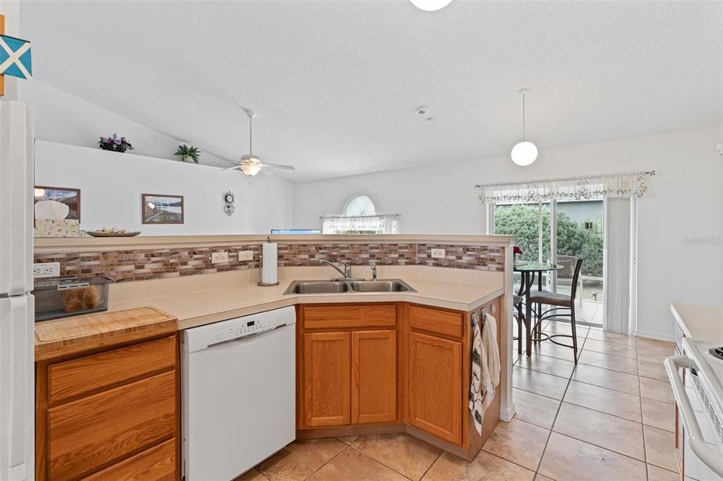 For Sale: $235,000 (3 beds, 2 baths, 1635 Square Feet)