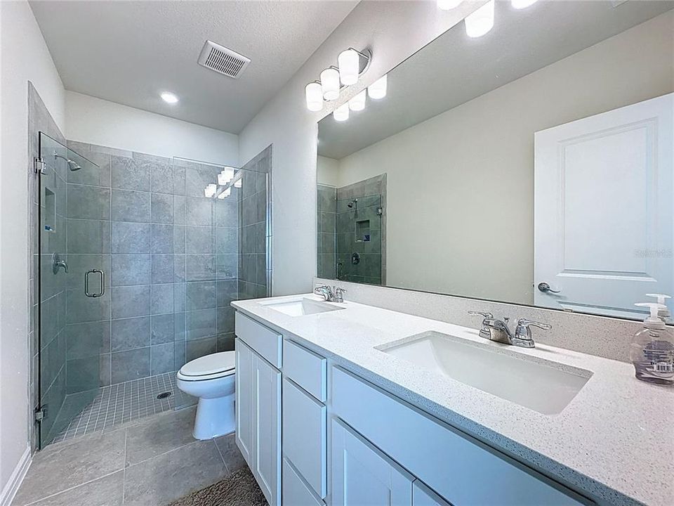 出租: $2,700 (4 贝兹, 2 浴室, 1700 平方英尺)