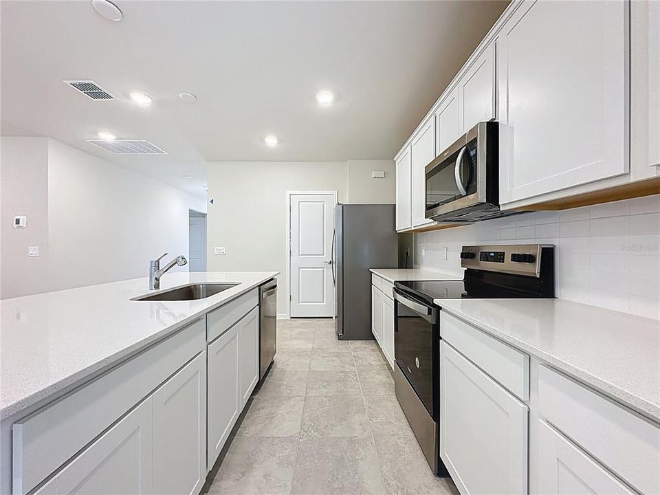 出租: $2,700 (4 贝兹, 2 浴室, 1700 平方英尺)