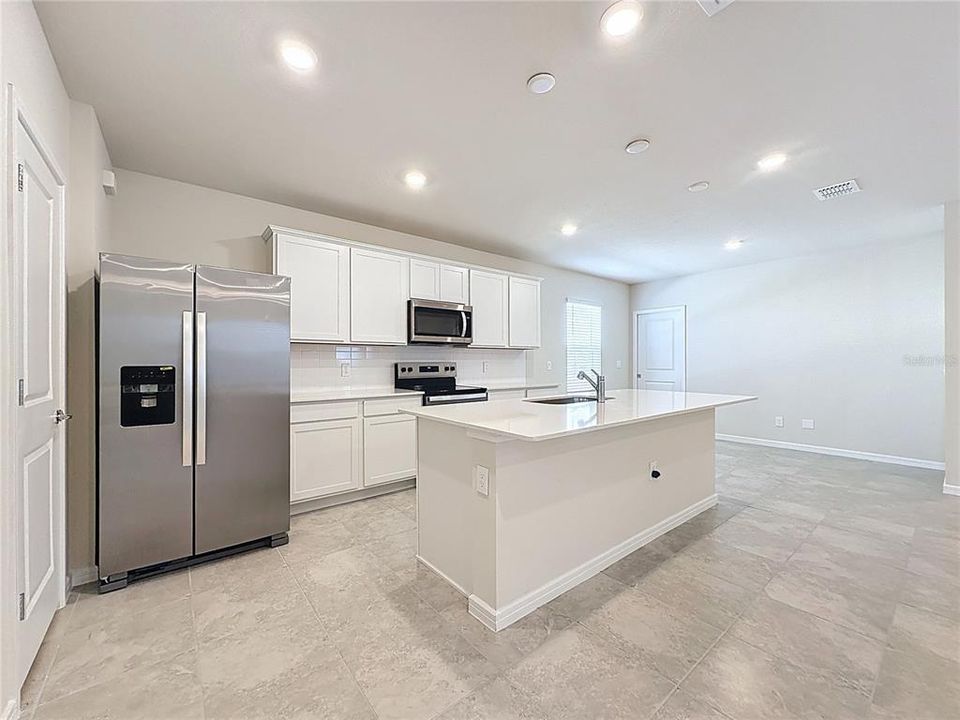 出租: $2,700 (4 贝兹, 2 浴室, 1700 平方英尺)