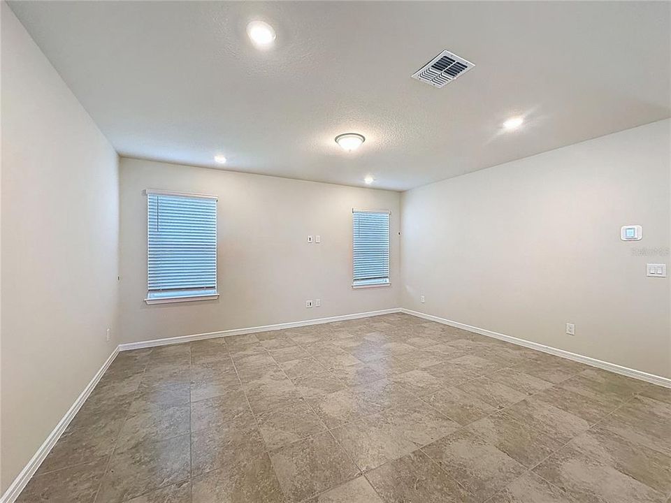 出租: $2,700 (4 贝兹, 2 浴室, 1700 平方英尺)