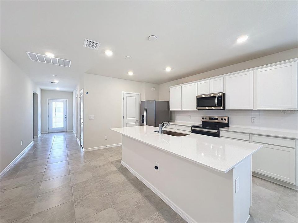 出租: $2,700 (4 贝兹, 2 浴室, 1700 平方英尺)