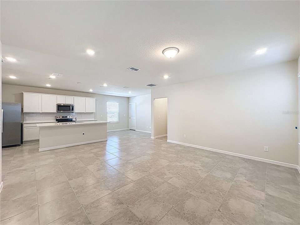 出租: $2,700 (4 贝兹, 2 浴室, 1700 平方英尺)