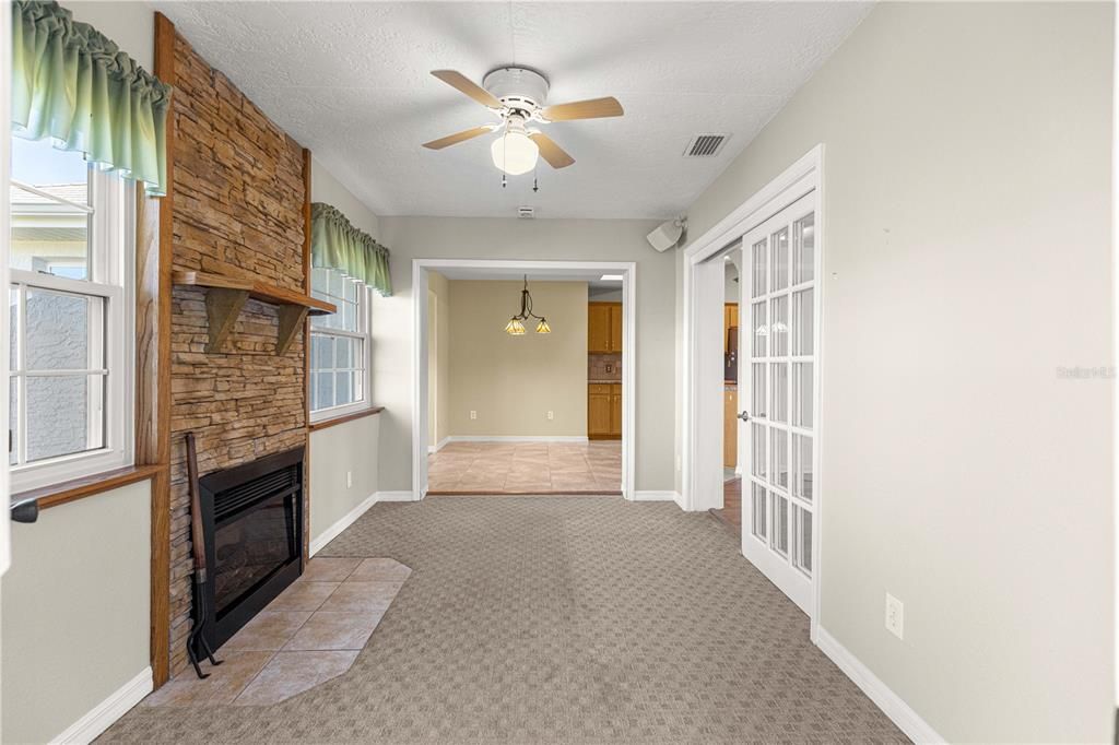 En Venta: $279,900 (3 camas, 2 baños, 1717 Pies cuadrados)