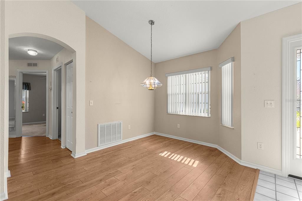 En Venta: $279,900 (3 camas, 2 baños, 1717 Pies cuadrados)