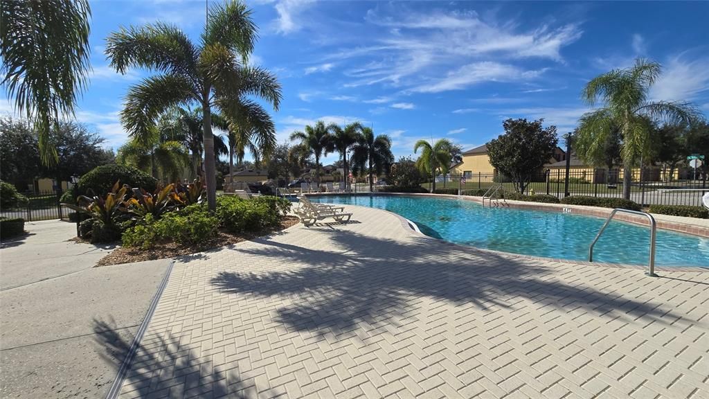 For Sale: $289,000 (2 beds, 2 baths, 1080 Square Feet)