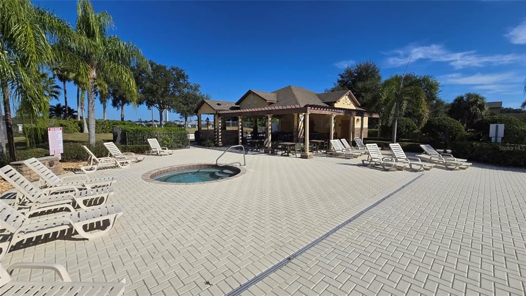 For Sale: $289,000 (2 beds, 2 baths, 1080 Square Feet)