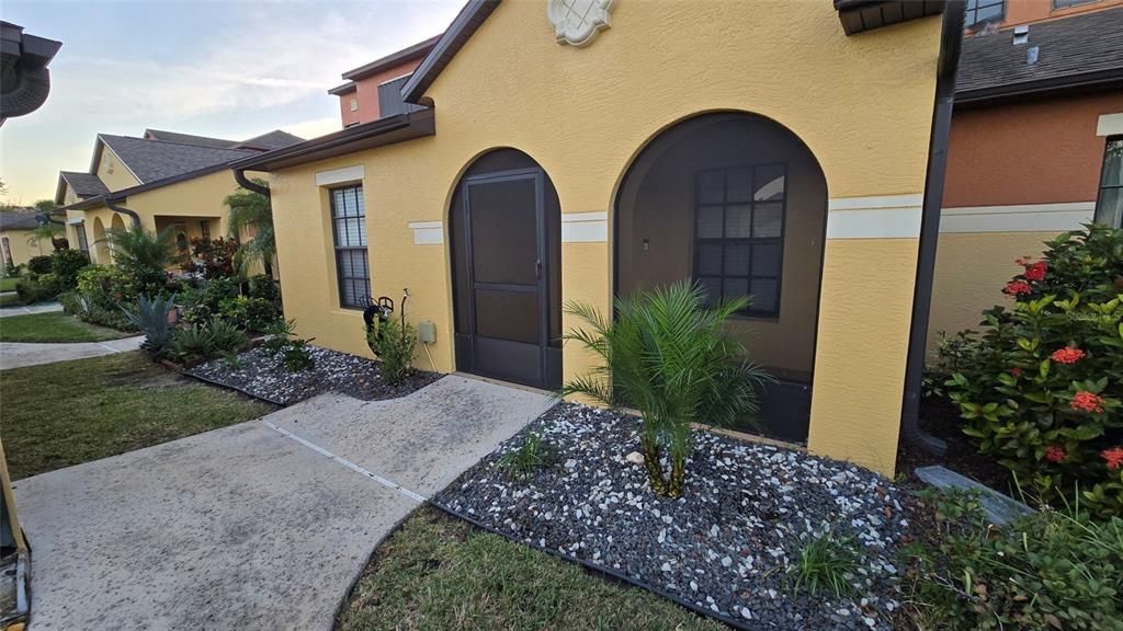 For Sale: $289,000 (2 beds, 2 baths, 1080 Square Feet)