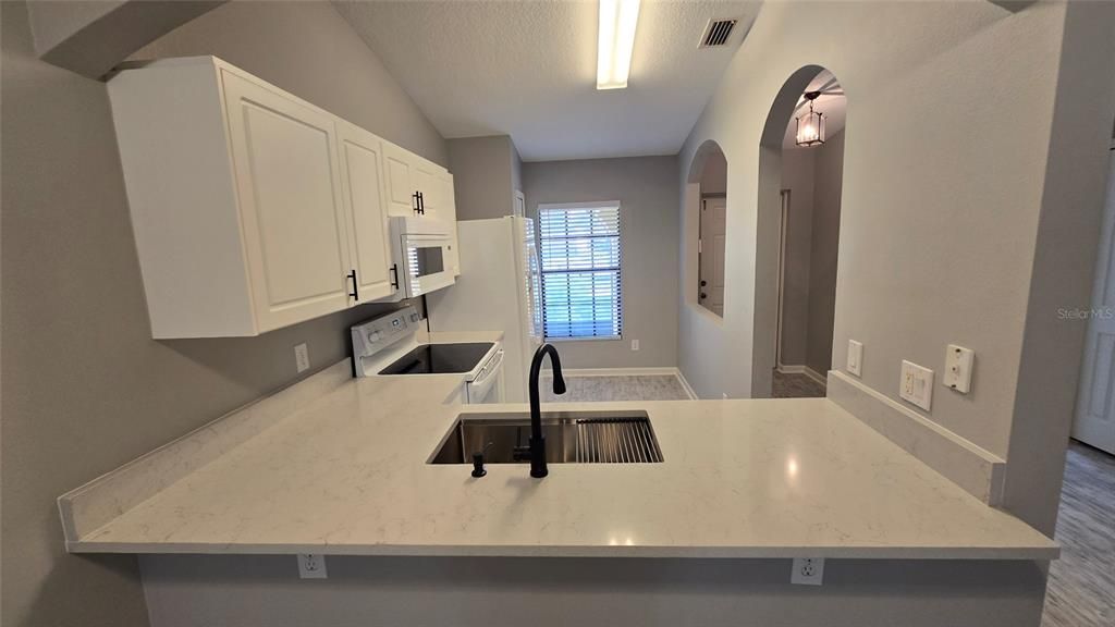 For Sale: $289,000 (2 beds, 2 baths, 1080 Square Feet)