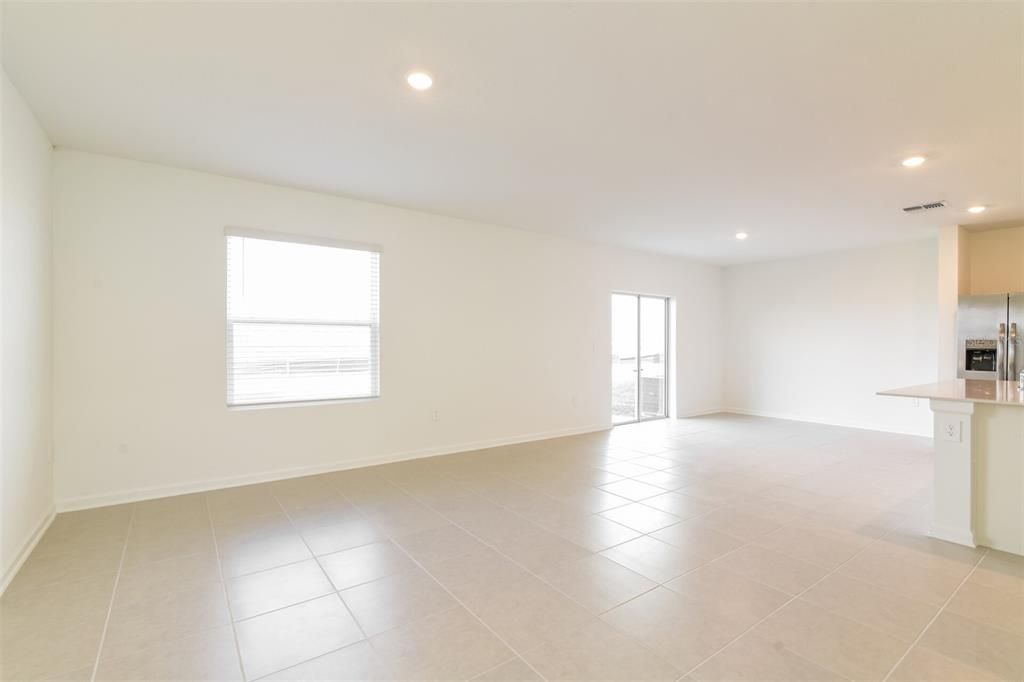 For Rent: $1,950 (42 beds, 2 baths, 1880 Square Feet)