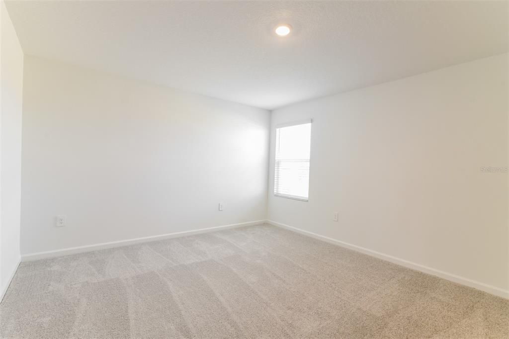 For Rent: $1,950 (42 beds, 2 baths, 1880 Square Feet)