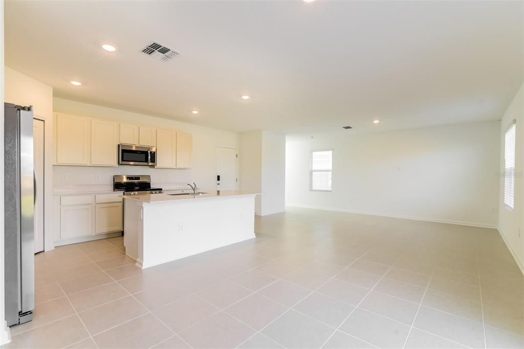 For Rent: $1,950 (42 beds, 2 baths, 1880 Square Feet)