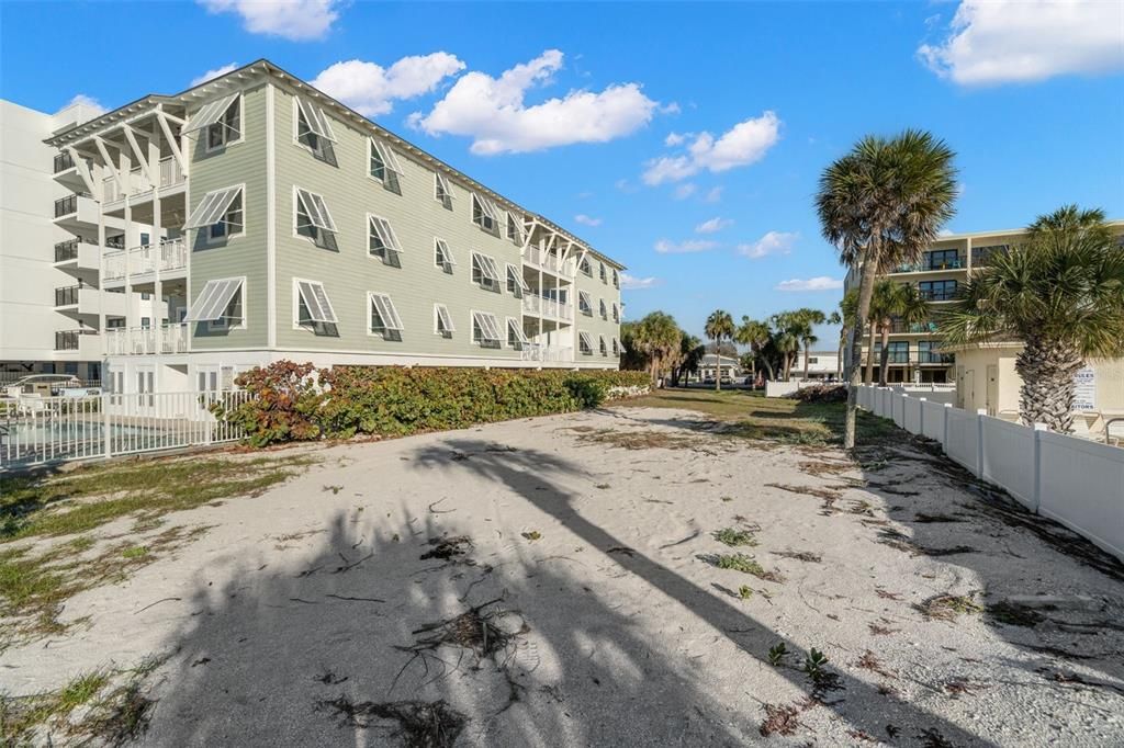 For Sale: $5,950,000 (0.31 acres)