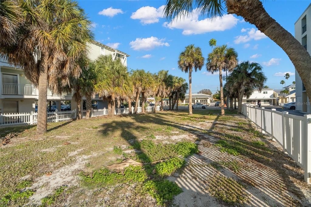 For Sale: $5,950,000 (0.31 acres)