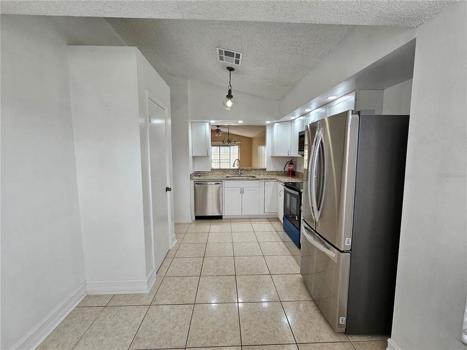 For Rent: $2,400 (3 beds, 2 baths, 1351 Square Feet)