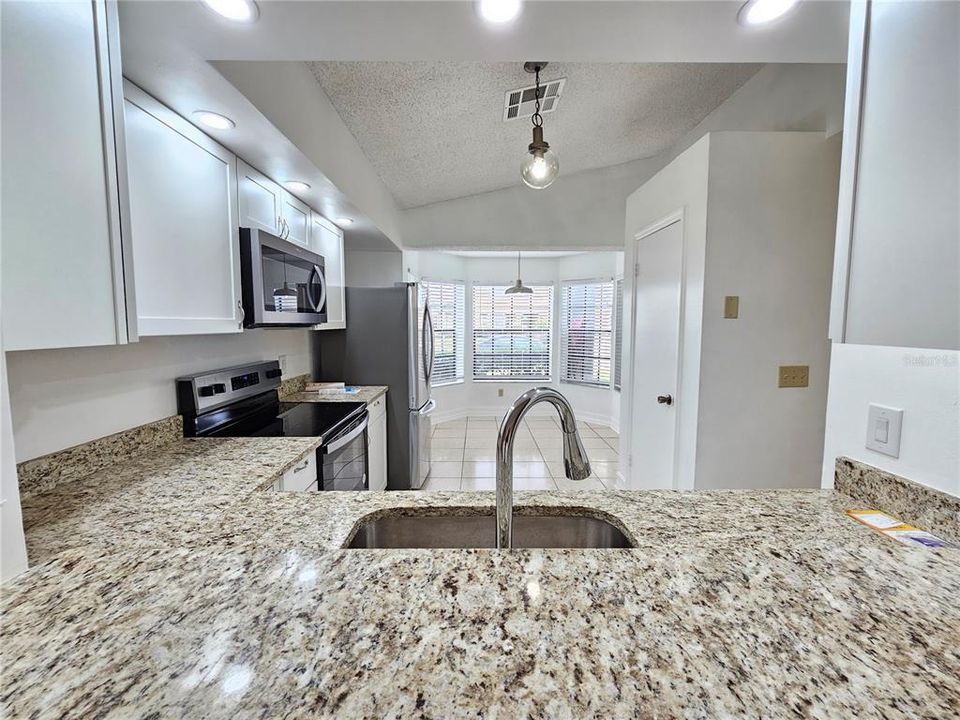 For Rent: $2,400 (3 beds, 2 baths, 1351 Square Feet)