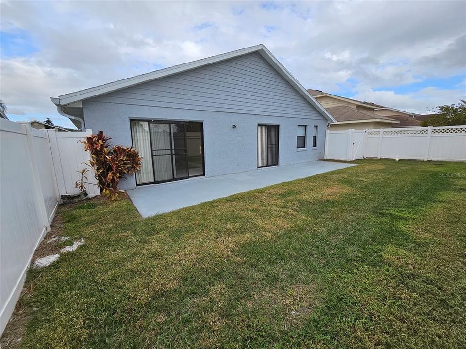 For Rent: $2,400 (3 beds, 2 baths, 1351 Square Feet)