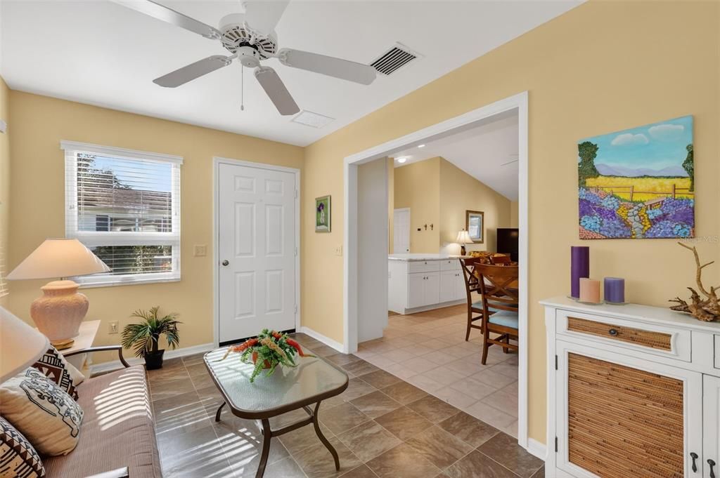 待售: $349,000 (3 贝兹, 2 浴室, 1527 平方英尺)