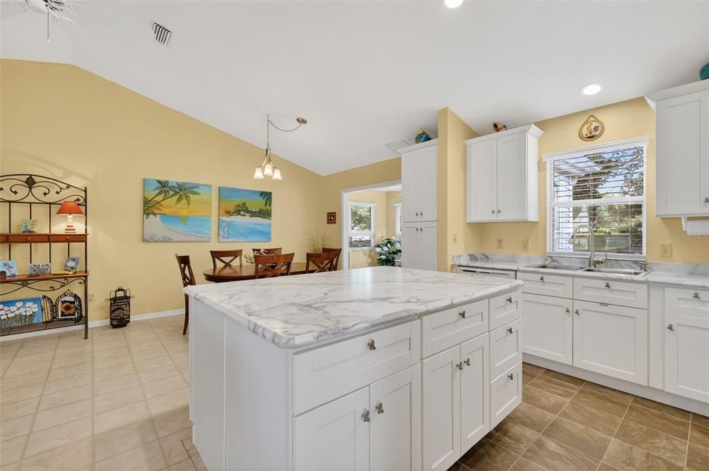 待售: $349,000 (3 贝兹, 2 浴室, 1527 平方英尺)