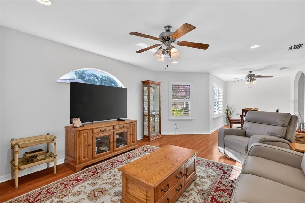 На продажу: $475,000 (3 спален, 2 ванн, 1790 Квадратных фут)