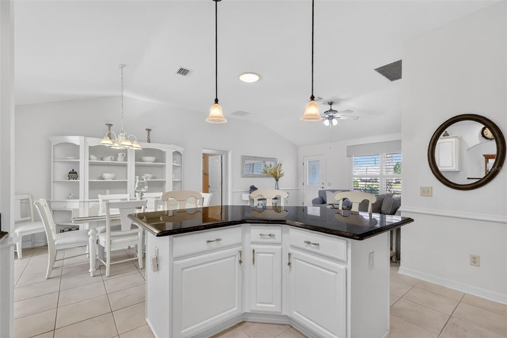 На продажу: $475,000 (3 спален, 2 ванн, 1790 Квадратных фут)