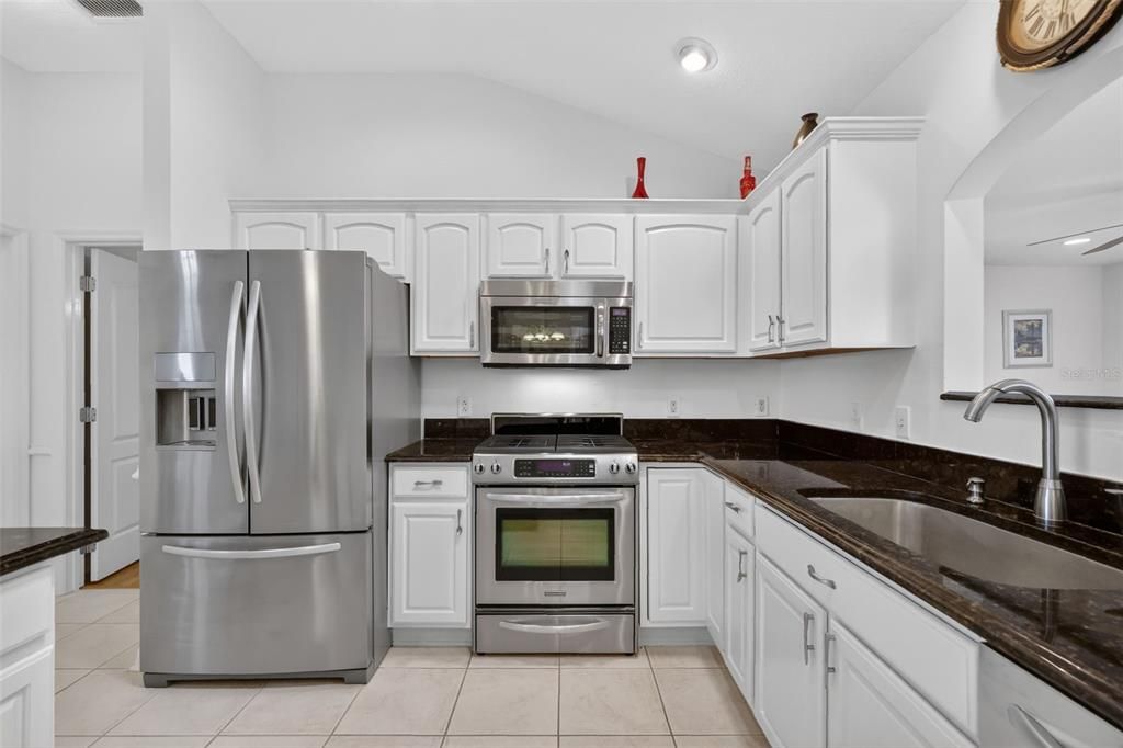 На продажу: $475,000 (3 спален, 2 ванн, 1790 Квадратных фут)