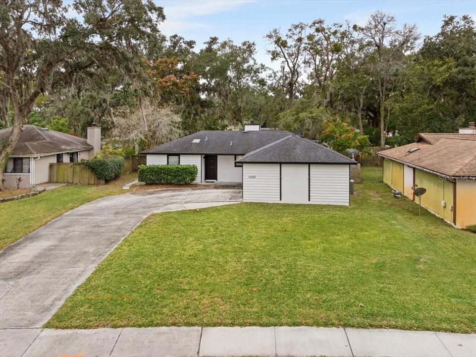 For Sale: $350,000 (3 beds, 2 baths, 1194 Square Feet)