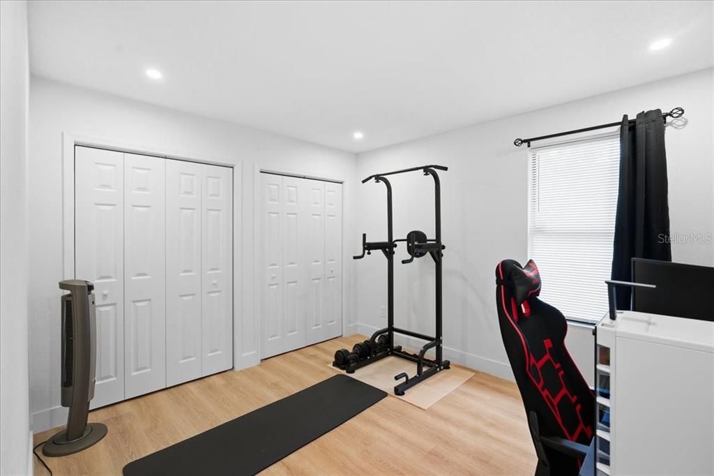 For Sale: $350,000 (3 beds, 2 baths, 1194 Square Feet)