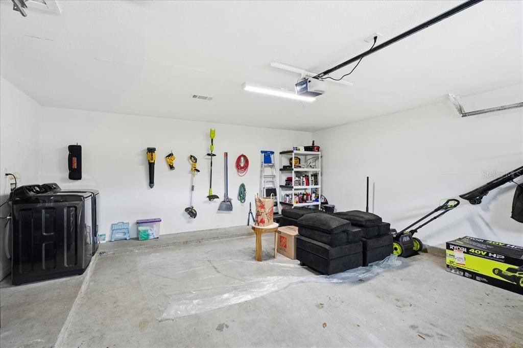 For Sale: $350,000 (3 beds, 2 baths, 1194 Square Feet)