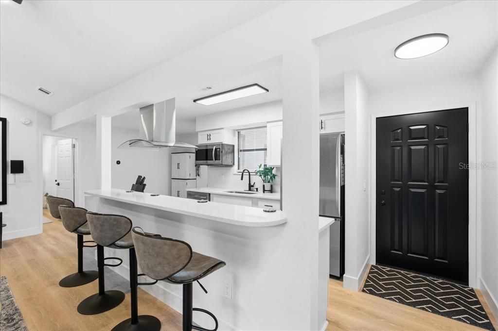 For Sale: $350,000 (3 beds, 2 baths, 1194 Square Feet)