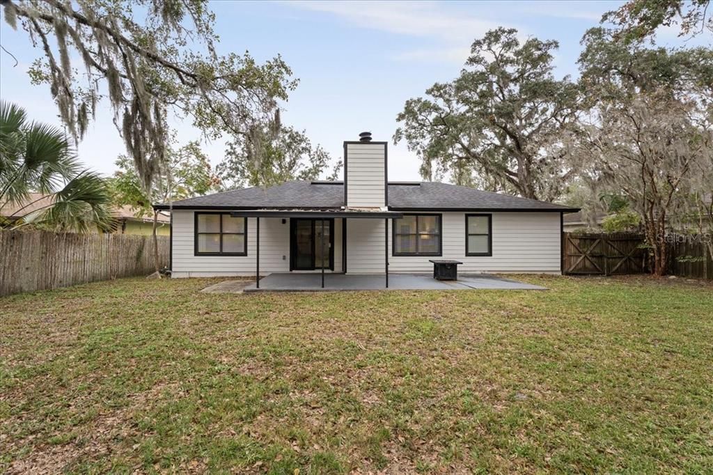 For Sale: $350,000 (3 beds, 2 baths, 1194 Square Feet)