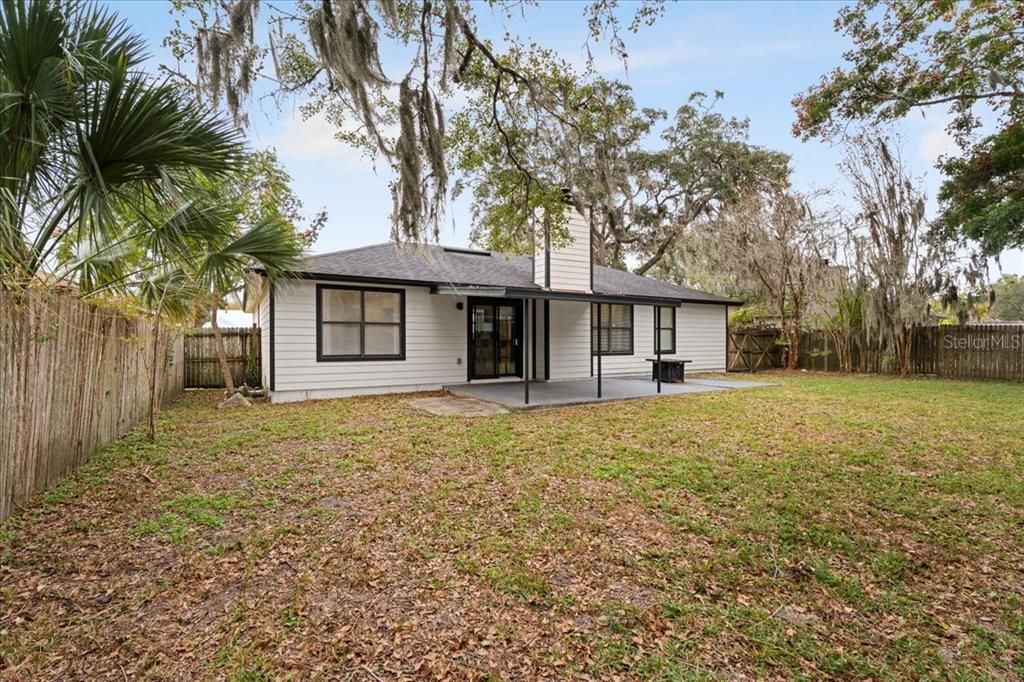 For Sale: $350,000 (3 beds, 2 baths, 1194 Square Feet)