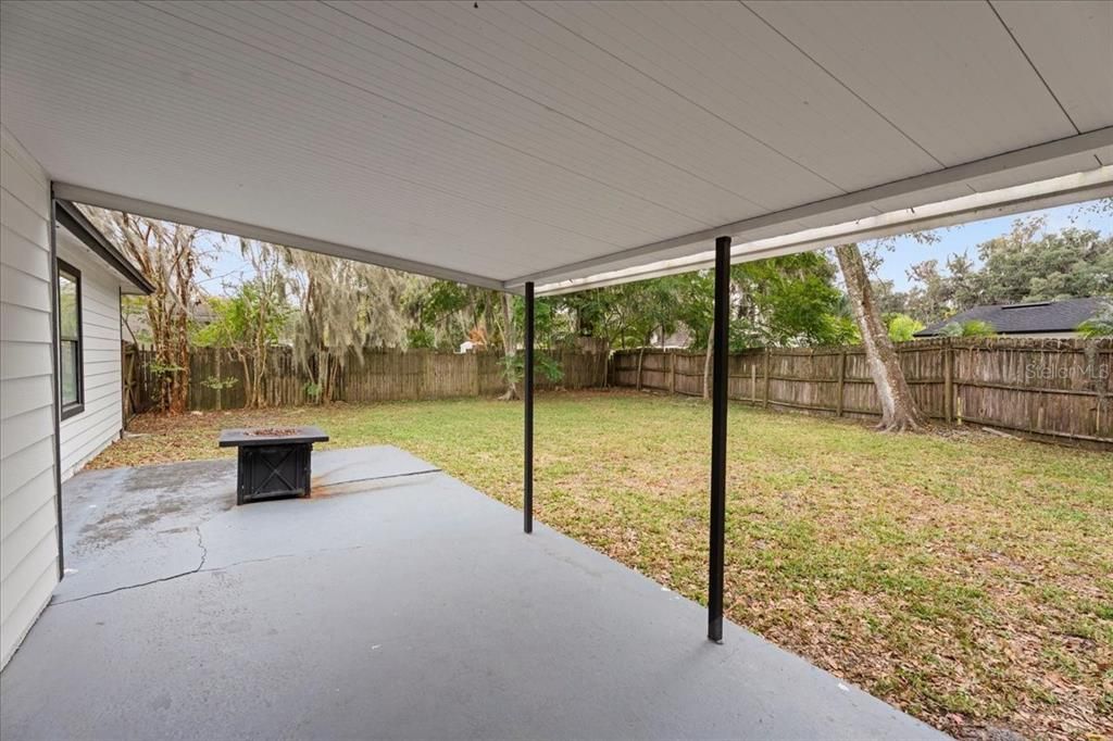 For Sale: $350,000 (3 beds, 2 baths, 1194 Square Feet)