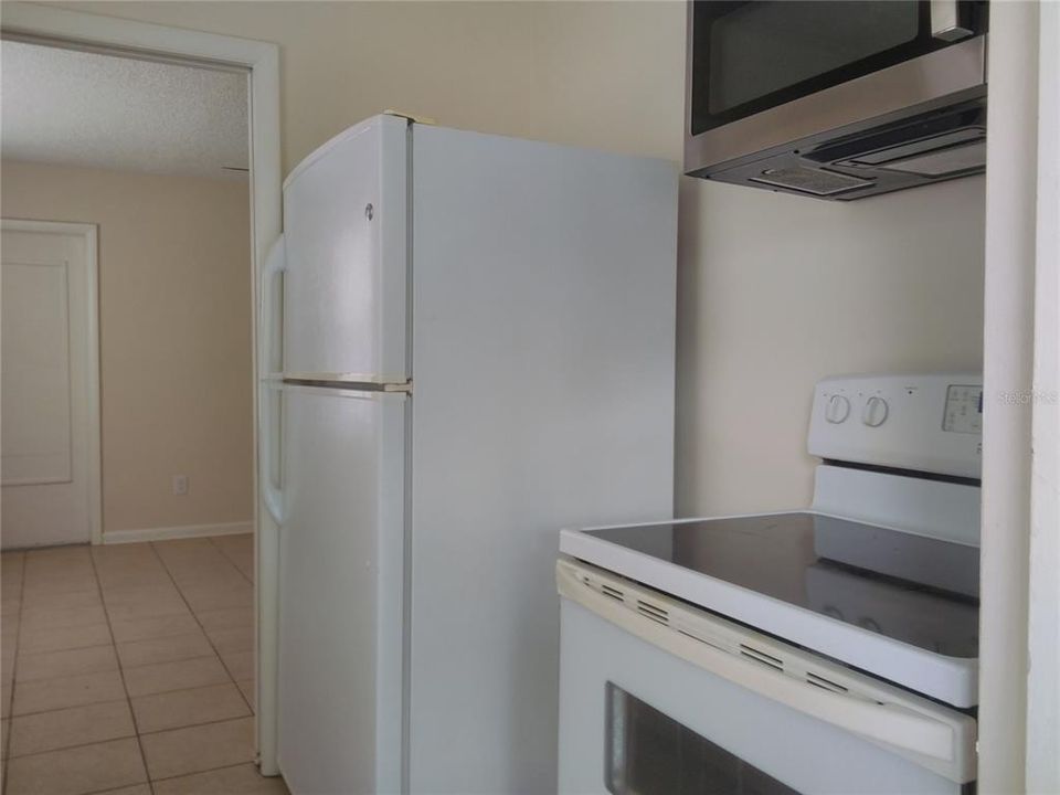 For Rent: $1,250 (3 beds, 1 baths, 770 Square Feet)