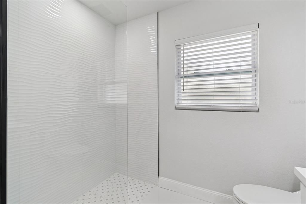 待售: $400,000 (4 贝兹, 2 浴室, 1733 平方英尺)