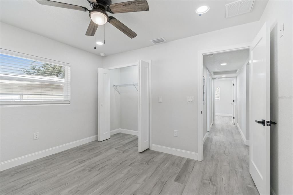 待售: $400,000 (4 贝兹, 2 浴室, 1733 平方英尺)