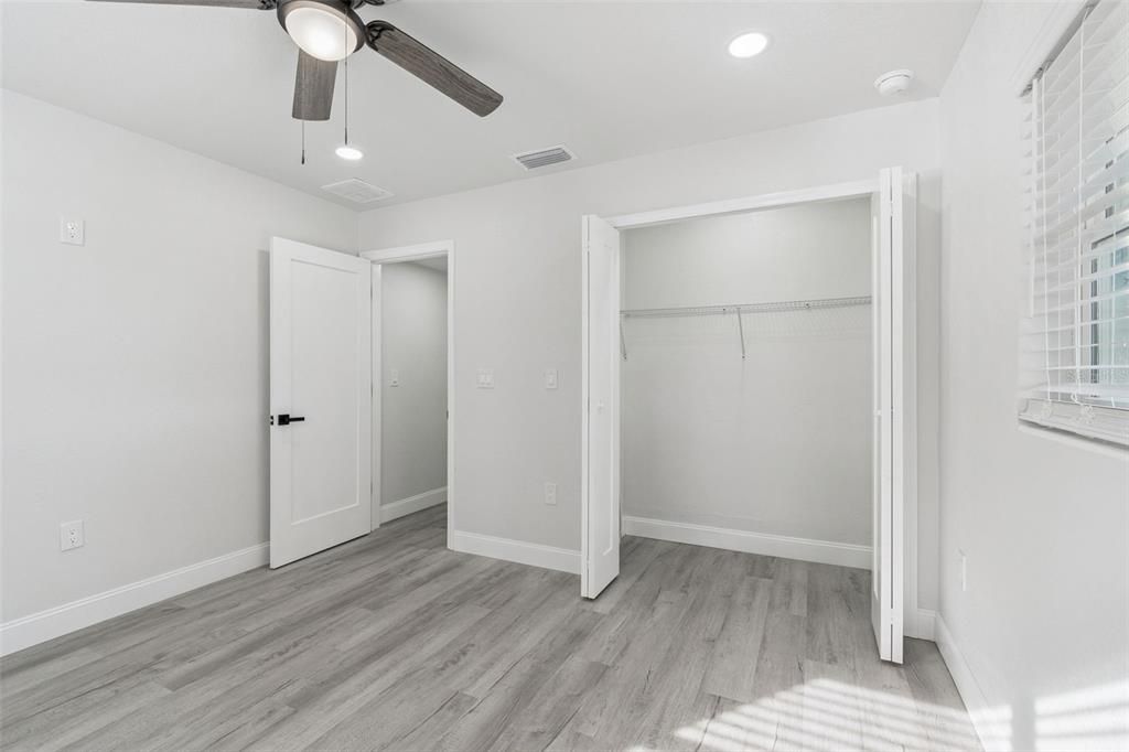 待售: $400,000 (4 贝兹, 2 浴室, 1733 平方英尺)