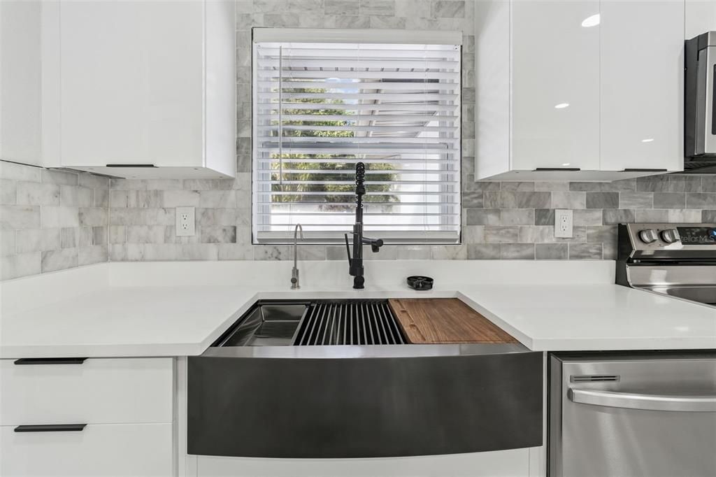 待售: $400,000 (4 贝兹, 2 浴室, 1733 平方英尺)