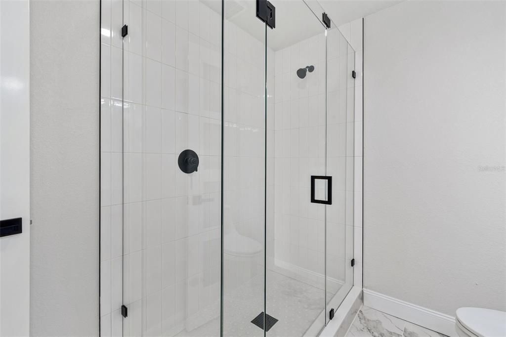 待售: $400,000 (4 贝兹, 2 浴室, 1733 平方英尺)