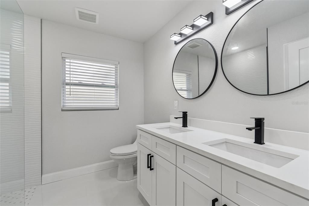 待售: $400,000 (4 贝兹, 2 浴室, 1733 平方英尺)