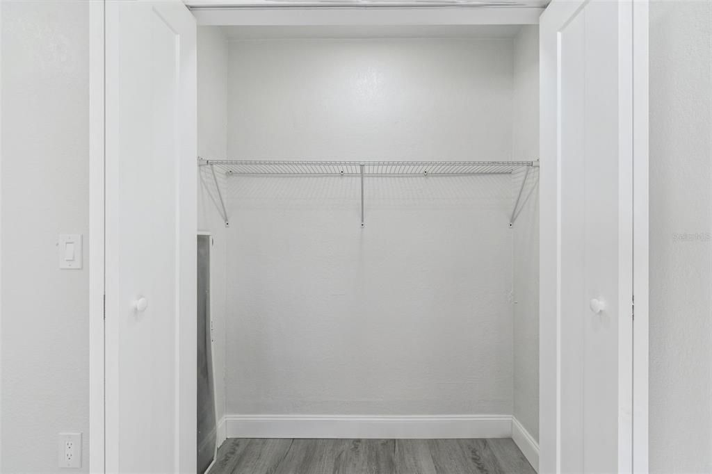 待售: $400,000 (4 贝兹, 2 浴室, 1733 平方英尺)