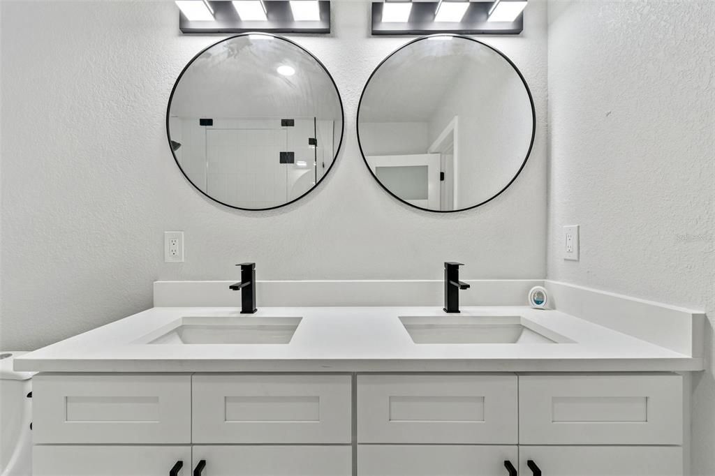 待售: $400,000 (4 贝兹, 2 浴室, 1733 平方英尺)