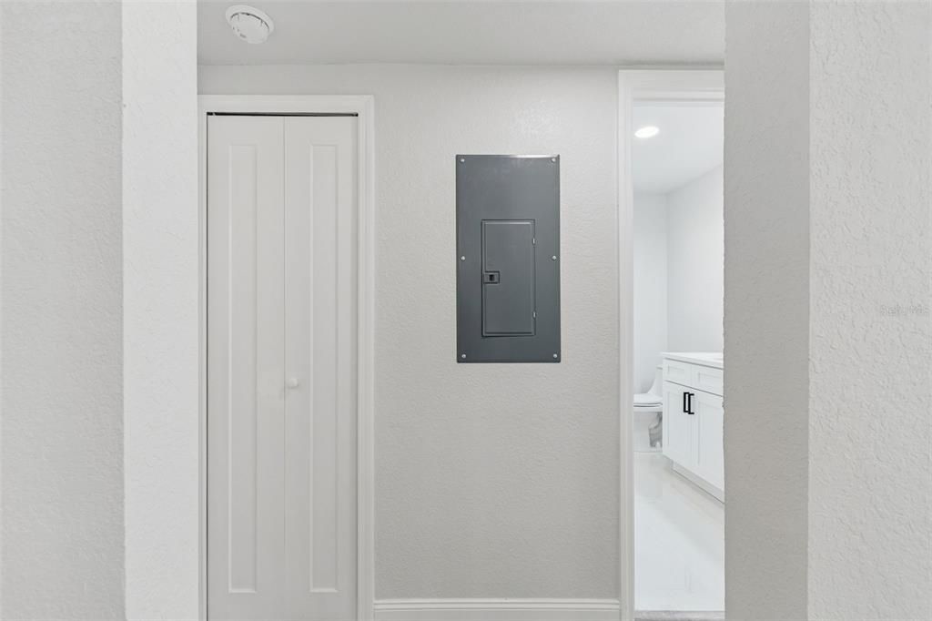 待售: $400,000 (4 贝兹, 2 浴室, 1733 平方英尺)